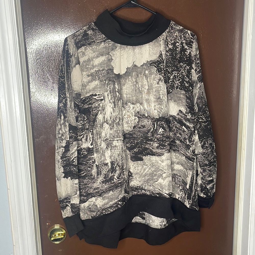 Black & white blouse